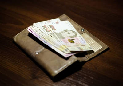 Инфляция "съедает" более половины роста зарплат украинцев в 2025 году