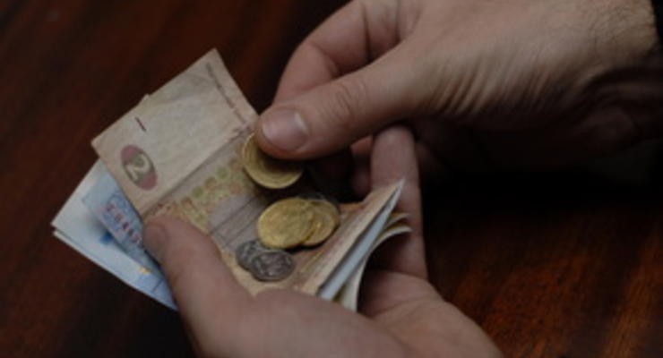 Как выгодней перевести деньги в Украину
