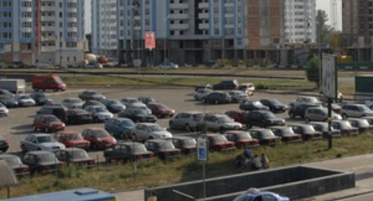 Мэрия намерена привлечь инвесторов для строительства 79-ти парковок в Киеве