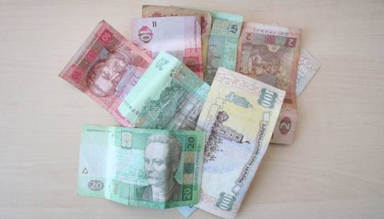 Когда стоит переводить валютный кредит в гривну