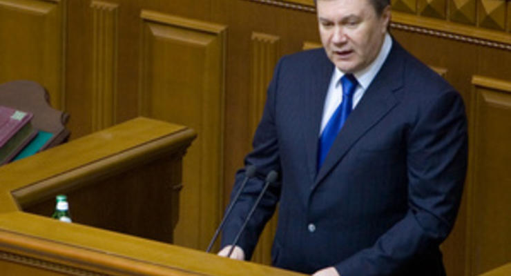 Янукович обещает поднять стипендии в следующем году