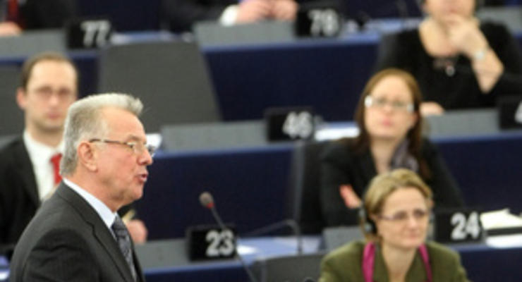 Депутатам Европарламента запретят принимать подарки дороже 150 евро
