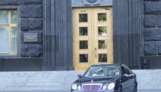 Кабмин намерен отозвать законопроект об ограничении выплат одиноким родителям