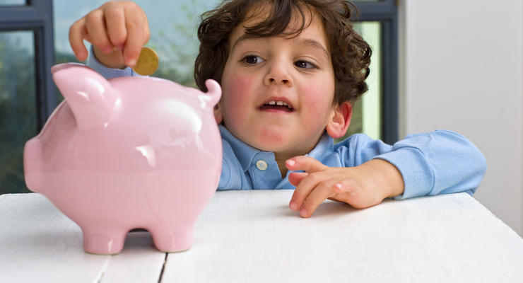 Как научить ребенка обращаться с деньгами