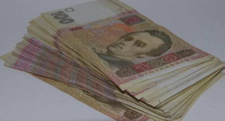 Азаров сообщил, что в декабре средняя зарплата украинца составит 2,8 тысячи грн