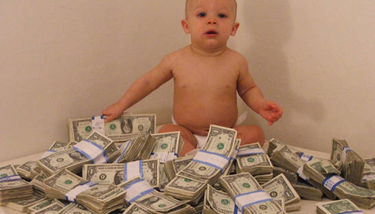 За рождение первого ребенка дадут почти 30 000 гривен