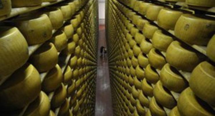 Вслед за газовой назревает продуктовая война: Азаров советует россиянам поучиться делать качественный сыр у украинцев