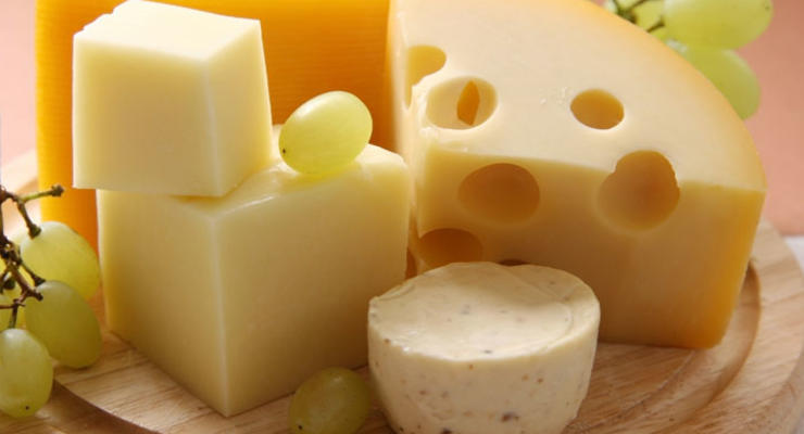 Ешьте сами: Россия запрещает украинский сыр