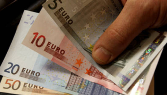 Французы окончательно распрощались с национальной валютой