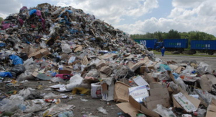 Ъ: Украинцев заставят оплачивать переработку мусора
