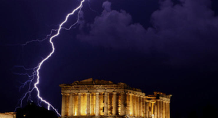 Рейтинг Греции понижен до преддефолтного