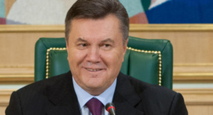 Янукович вспомнил о популистской идее Тимошенко возвращать людям вклады Сбербанка СССР