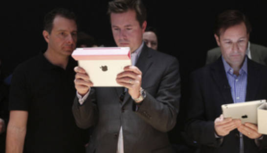 Ъ: В России спорят о целесообразности налога на iPad