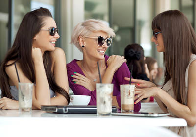 Какие специалисты  умеют совмещать дружбу и работу