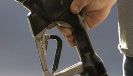 Эксперты: В Украине вновь подорожал бензин