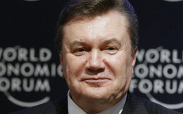 Команда Януковича намерена ввести полный запрет рекламы алкоголя и табака