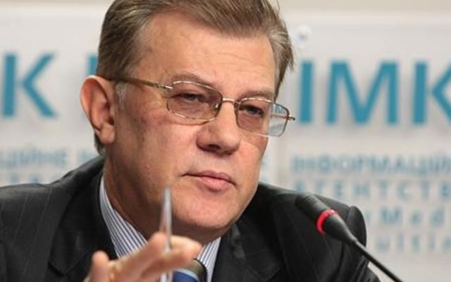 На руках украинцев в 10 раз больше валюты, чем у банков