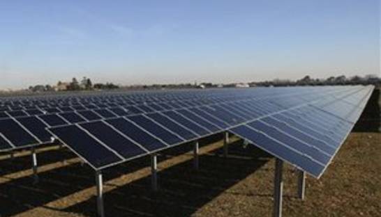 Украина не делает "показухи" из строительства солнечной электростанции - Янукович