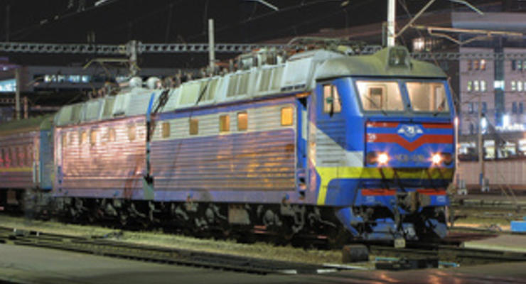 Укрзалізниця уверяет, что не отменяет ночных поездов в угоду экспрессам Hyundai