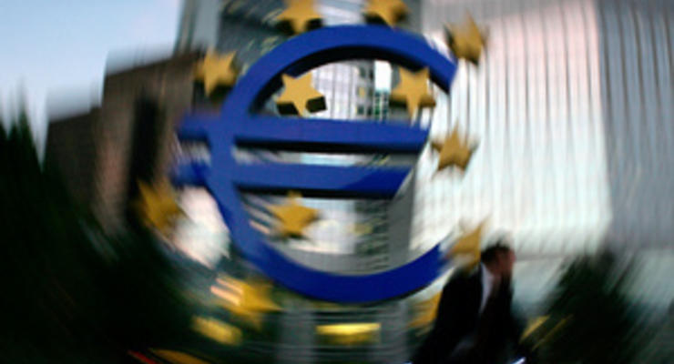 Евро на межбанке упал почти на 10 копеек