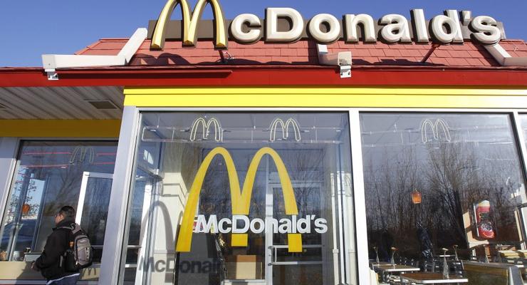 Зарплаты работников McDonald's измерили в Биг Маках