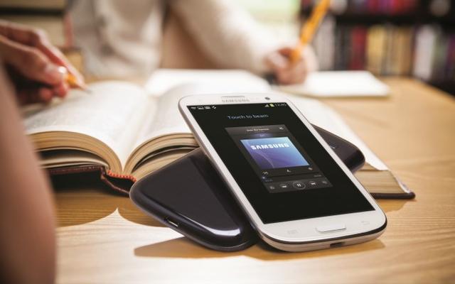 Магазины отказываются от продаж главного конкурента iPhone
