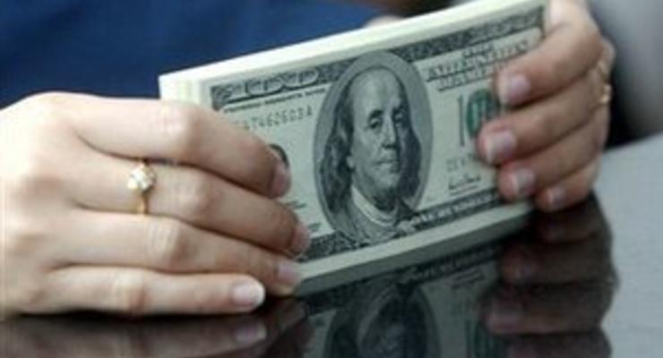 НБУ повысил курс продажи доллара на межбанке