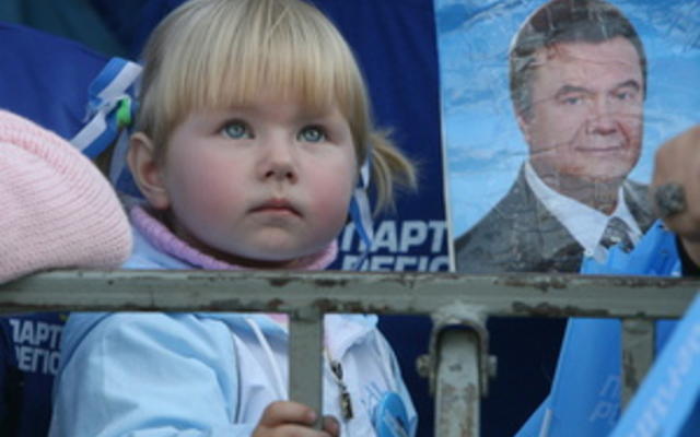 Раде предлагают запретить использовать детей в политической рекламе