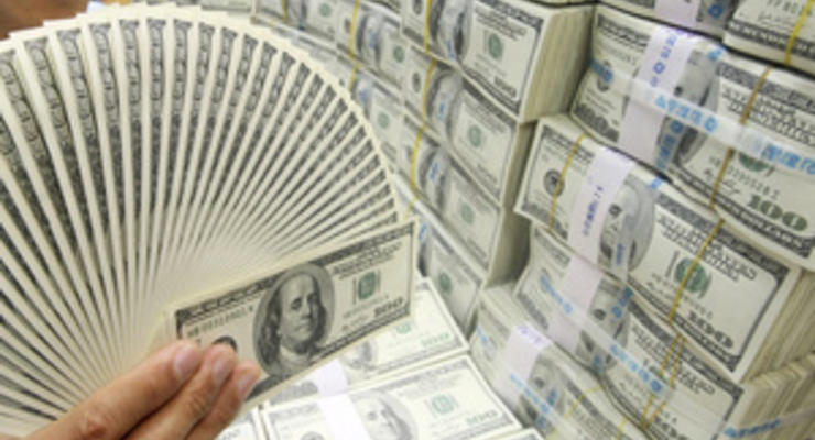 Reuters: НБУ тратит все большее количетво резервов на поддержание курса гривны