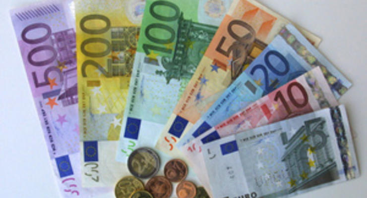 Евро достиг двухлетнего минимума на межбанке