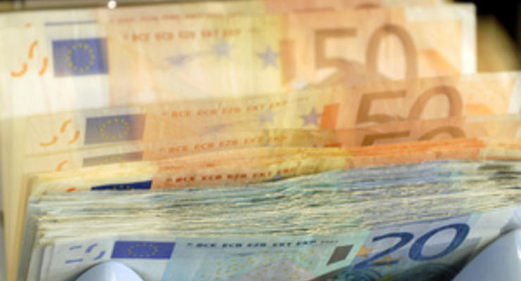 Евро на межбанке упал ниже 9,9 гривен
