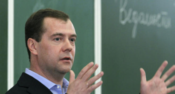 На убой: Медведев посоветовал аграриям хорошо кормить министра финансов