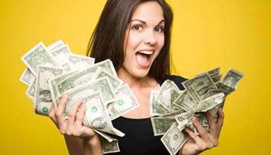 Везунчики есть? Кто получит зарплату, решит лотерея (ВИДЕО)