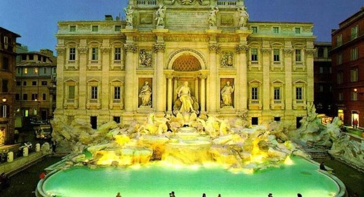 Туристы оставили в фонтане более полумиллиона евро