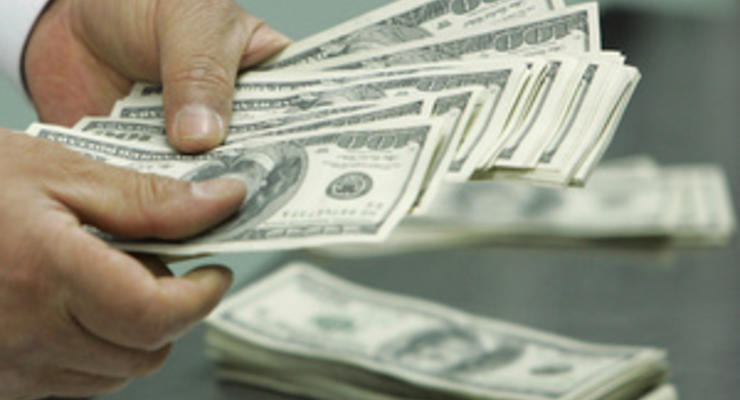Ъ: НБУ в июле продал на межбанке рекордное количество валюты за год