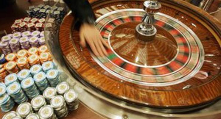 СМИ: Кризис заставляет азартных игроков больше проигрывать в казино