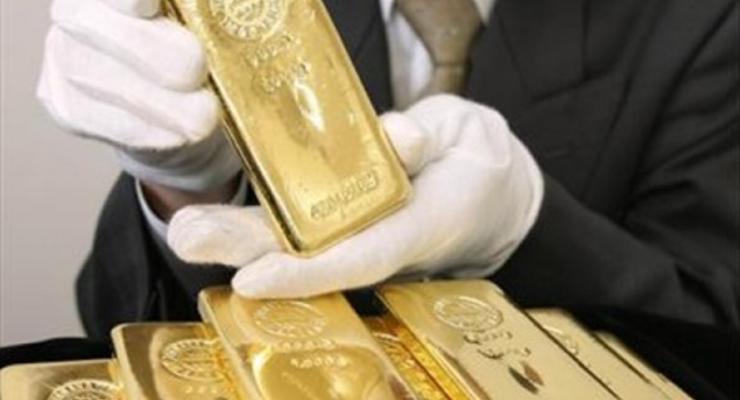 Долой металл! Украинцы распродают банкам свое золото