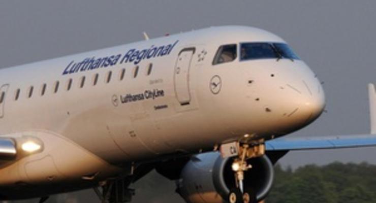 Бортпроводники Lufthansa проводят восьмичасовую забастовку