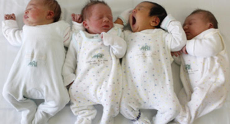 Кабмин увеличит помощь при рождении ребенка до 29,8 тыс грн