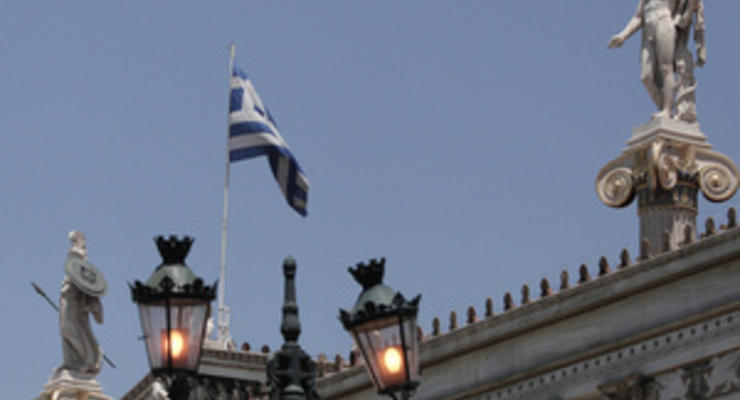 Президенту Греции урежут зарплату вдвое