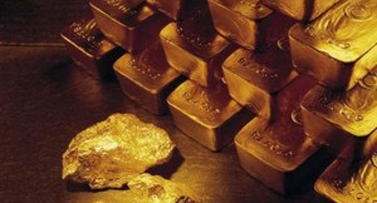 Нацбанк с начала года увеличил золотой запас почти на четверть
