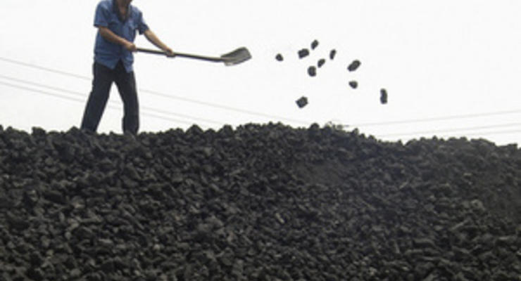 Компания Ахметова планирует поставлять уголь в Китай - Bloomberg