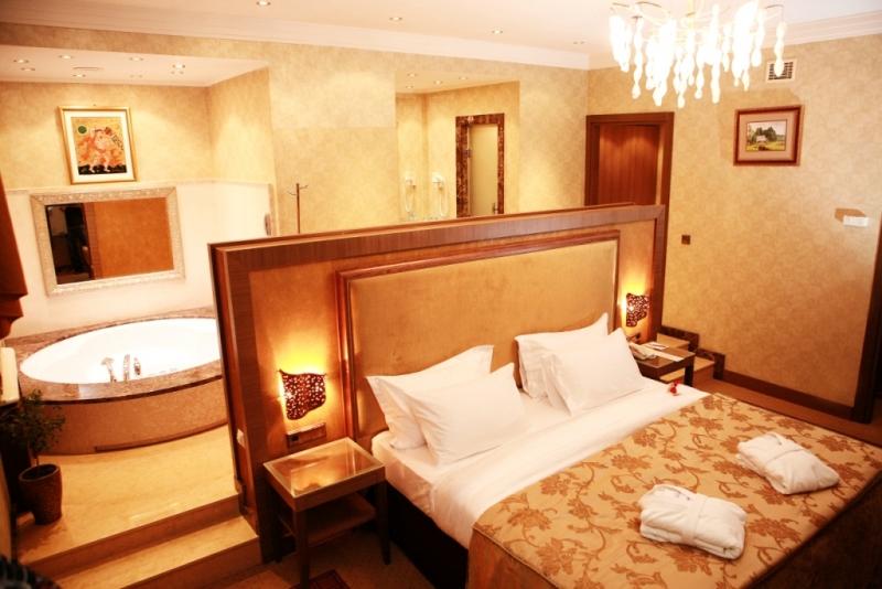 Ночь с президентом: самые дорогие номера в отелях Киева (ФОТО) / rivierahotel.com.ua