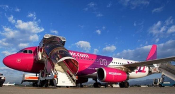 Ъ: Тарифы Wizz Air на провоз ручной клади для украинских пассажиров оказались вдвое выше