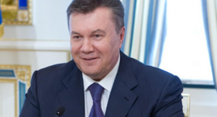 Янукович ввел в состав антикоррупционного комитета Азарова и Левочкина