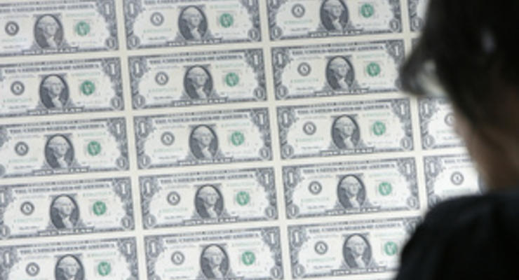 Доллар на межбанке стремится к максимуму трех лет
