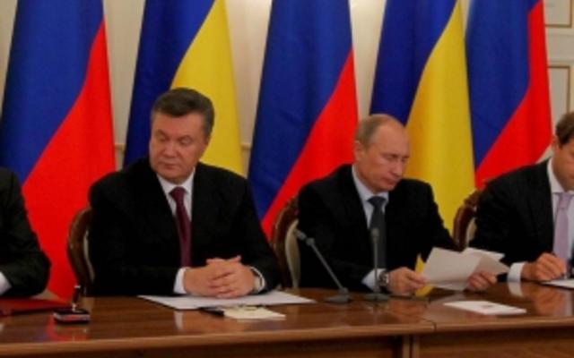 Снова и снова: Янукович надеется продолжить газовый диалог с Путиным в ноябре