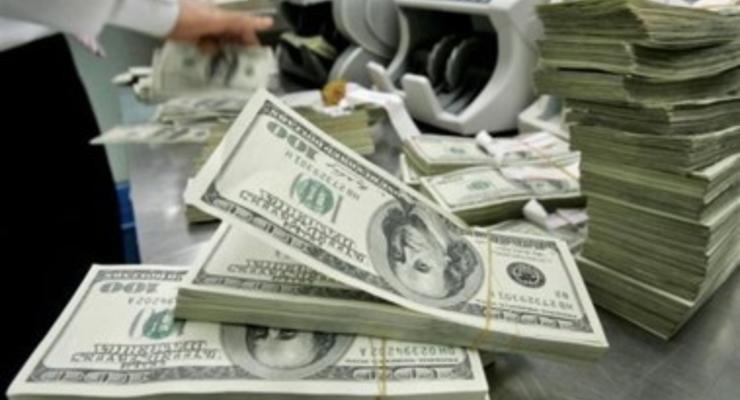 Без паники: В киевских банках исчезает доллар
