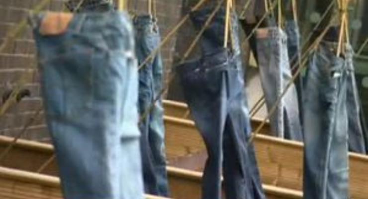 Британские дизайнеры создали очищающие воздух джинсы