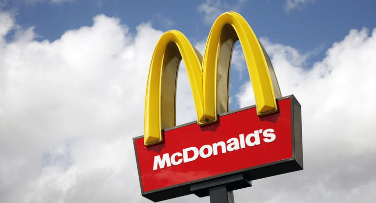Продажи McDonald's сократились впервые за 9 лет
